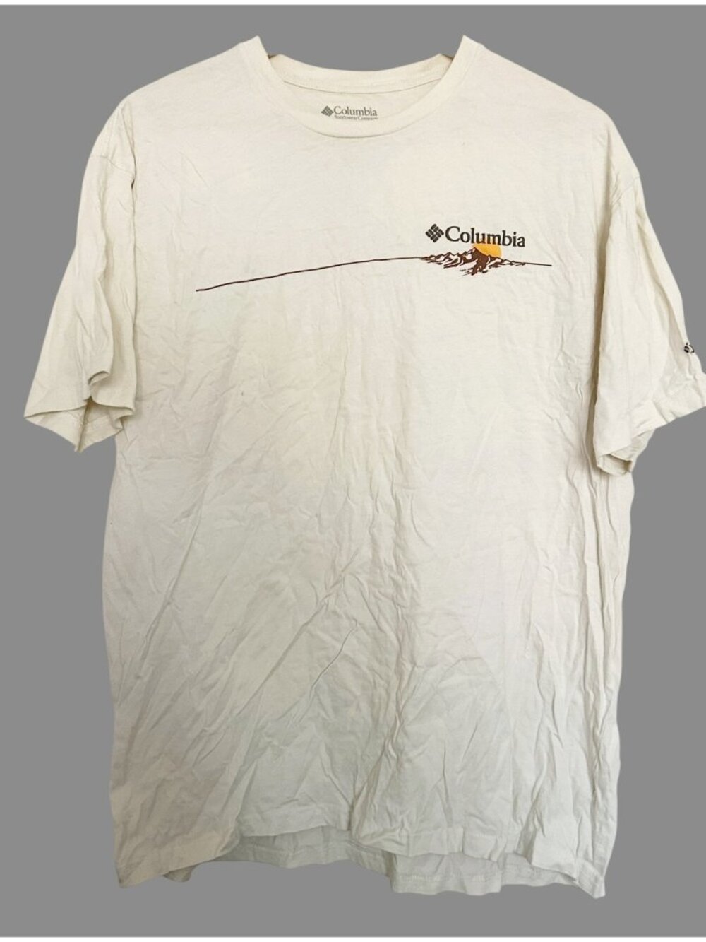 Columbia Sportswear Men's XL Cream Graphic T-Shirt Mountain Logo Short Sleeve Co
